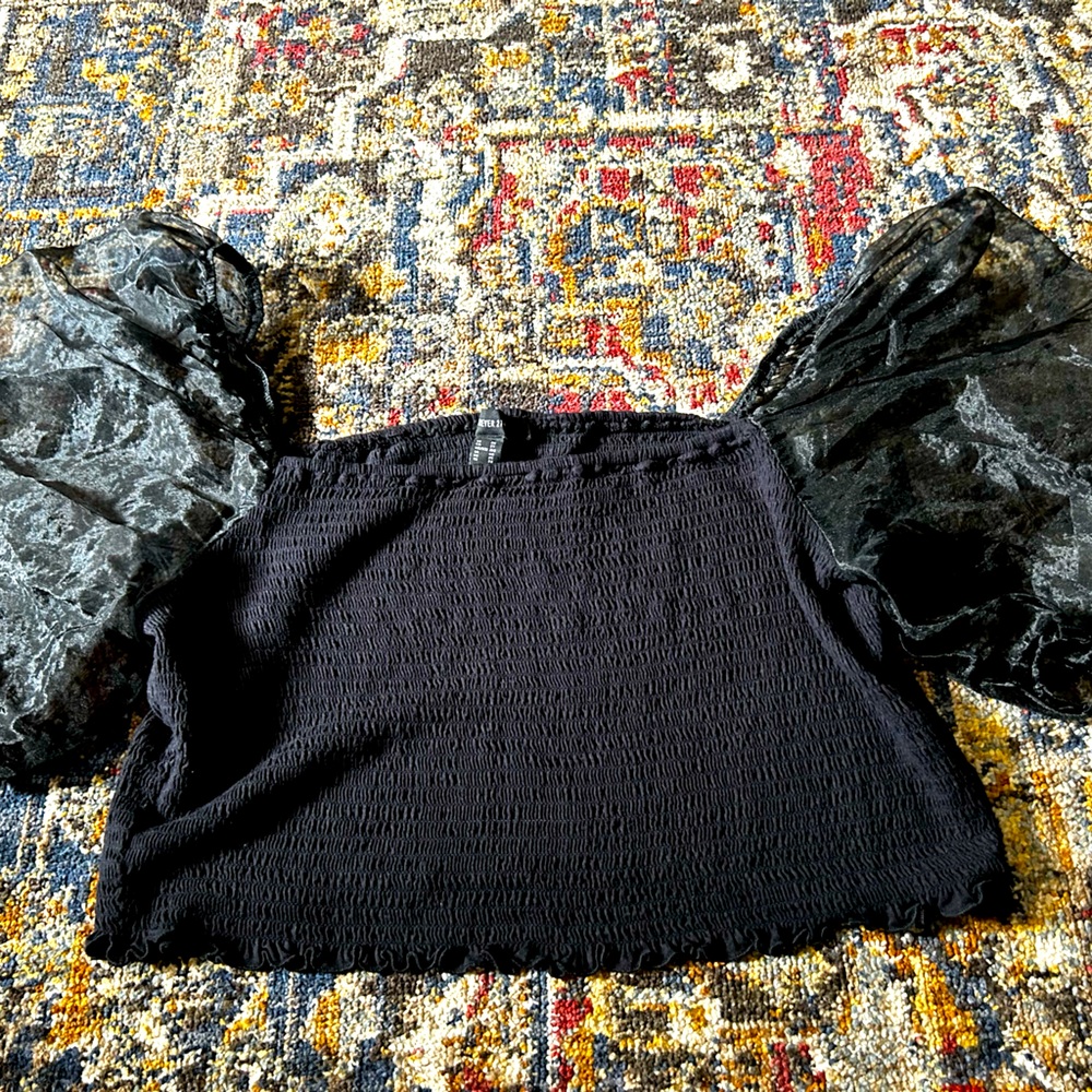 Puff sleeve crop top